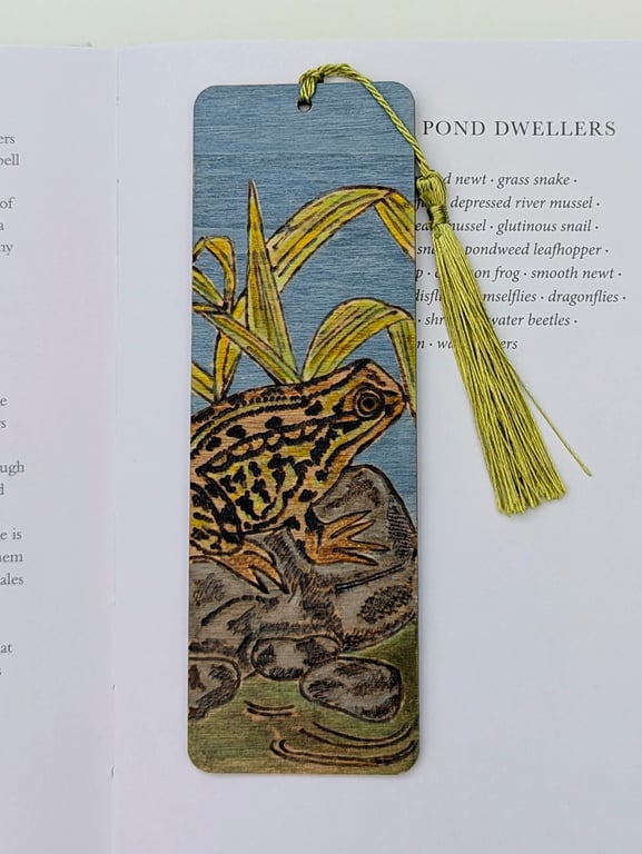 Frog bookmark - pyrography, wooden gift for a nature lover