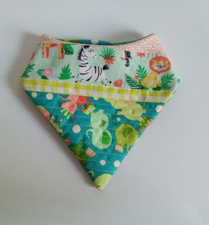 Bandana bib, new baby gift,  bib, patchwork, quilted bib, reversible bandana bib