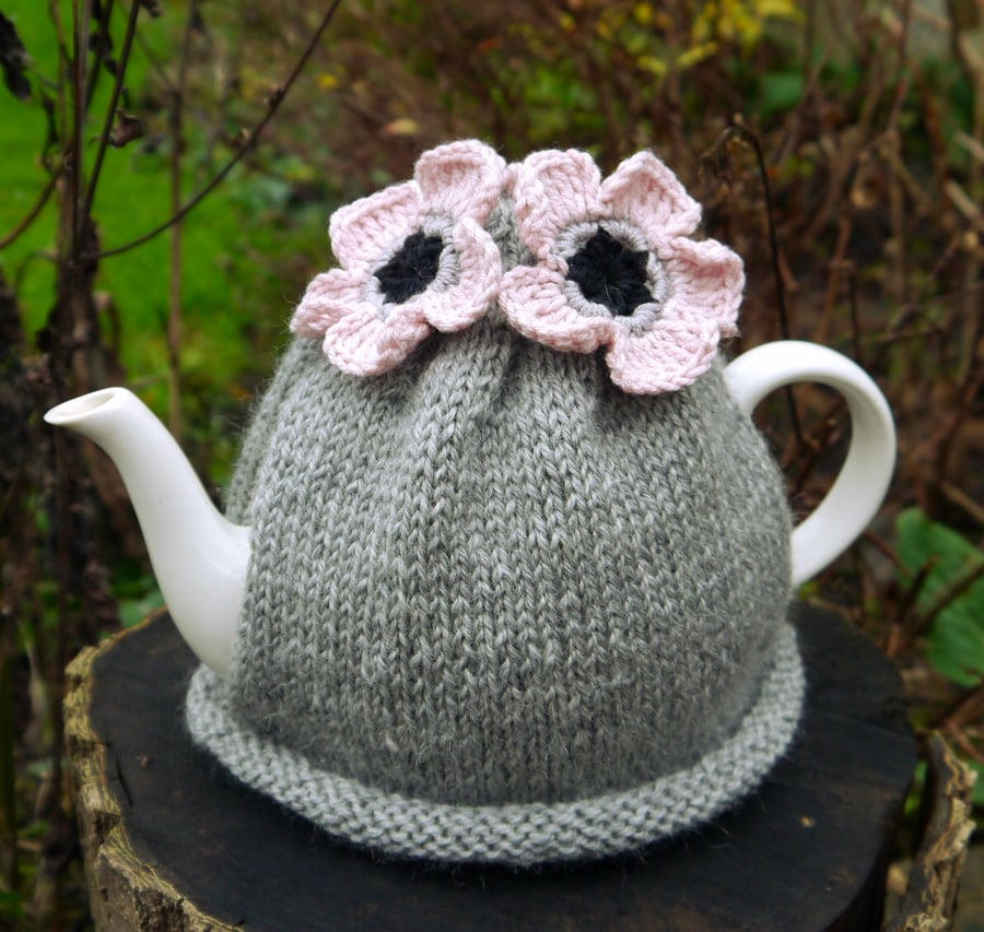 Grey Tea Cosy Blush Flowers