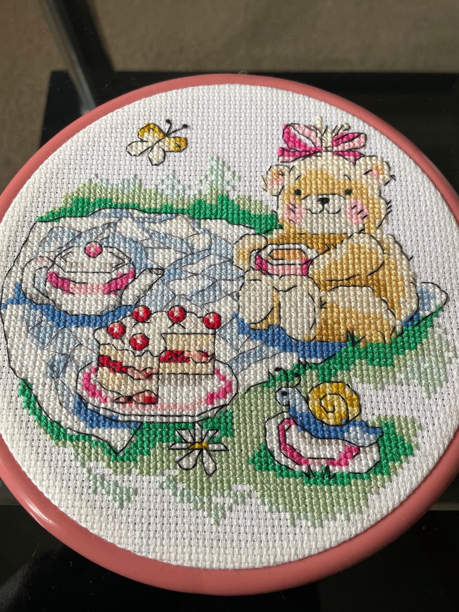 Handmade bears picnic