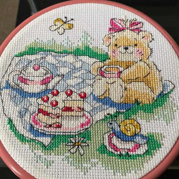 Handmade bears picnic
