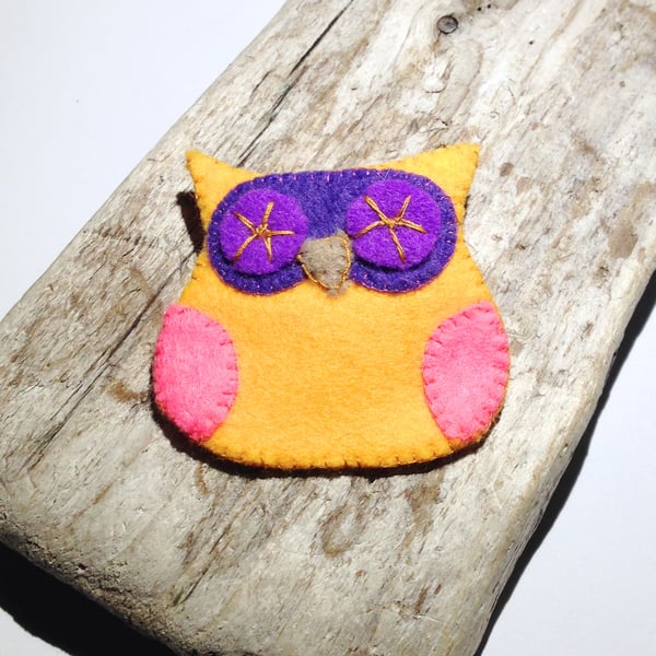 Cute Felt Owl Brooch - UK Free Post