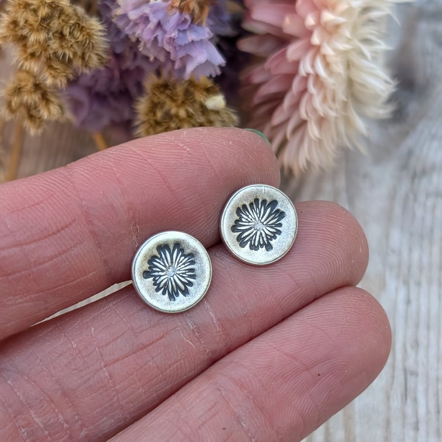 Sterling Silver Daisy Flower Disc Stud Earrings - JBJ3022
