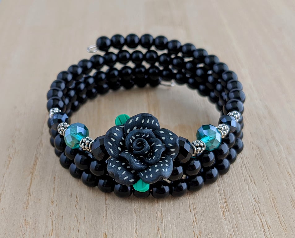 Black beaded wrap bracelet with Fimo rose - 2001445