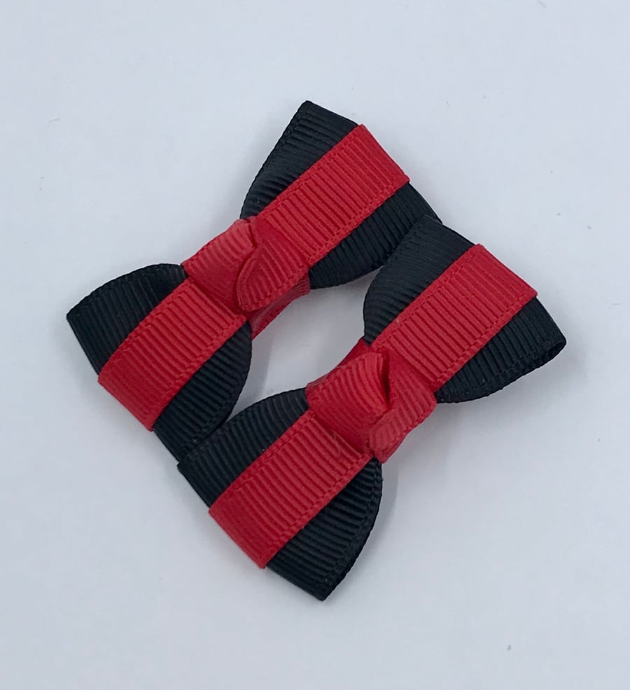 Itty Bitty Black and Red on Clips (pair)