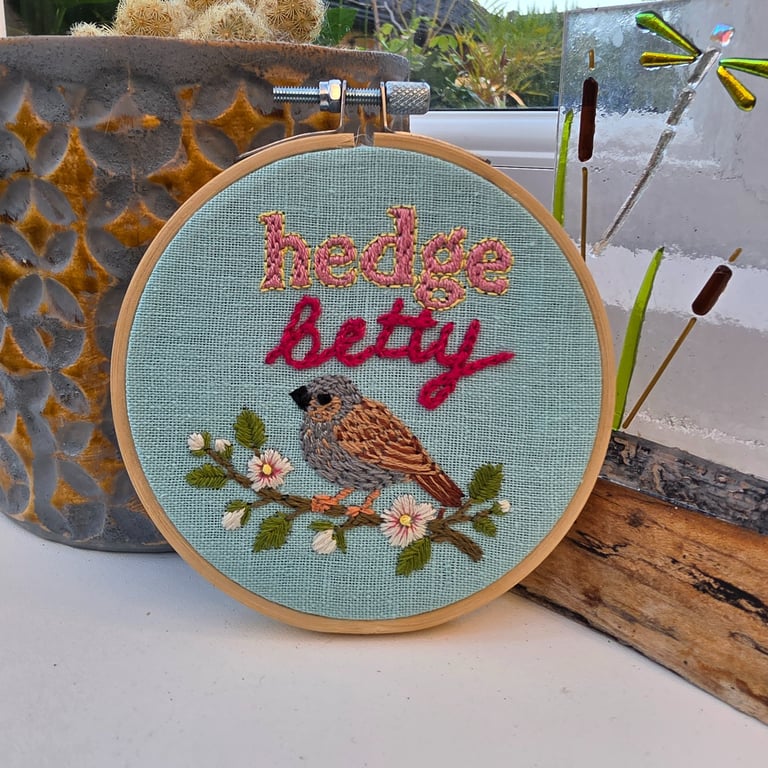 'Hedge Betty' Hand Embroidered Bird Wall Art - 4 Inch