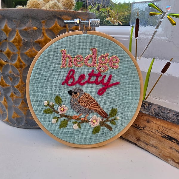 'Hedge Betty' Hand Embroidered Bird Wall Art - 4 Inch