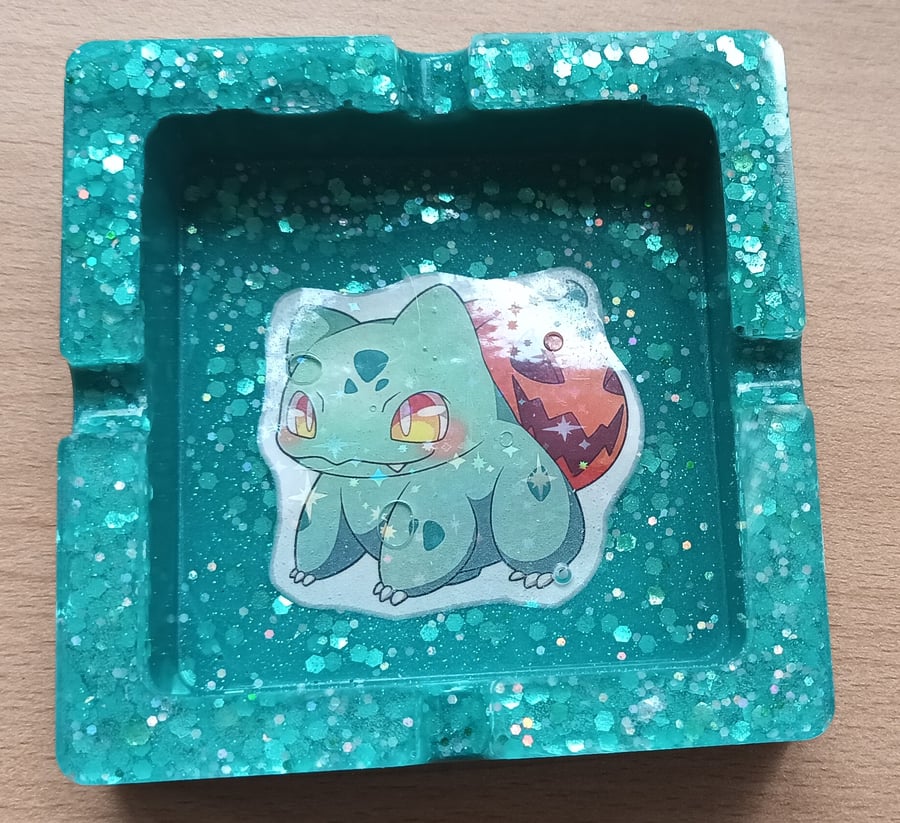 Custom ashtray - choose your colour and decoration