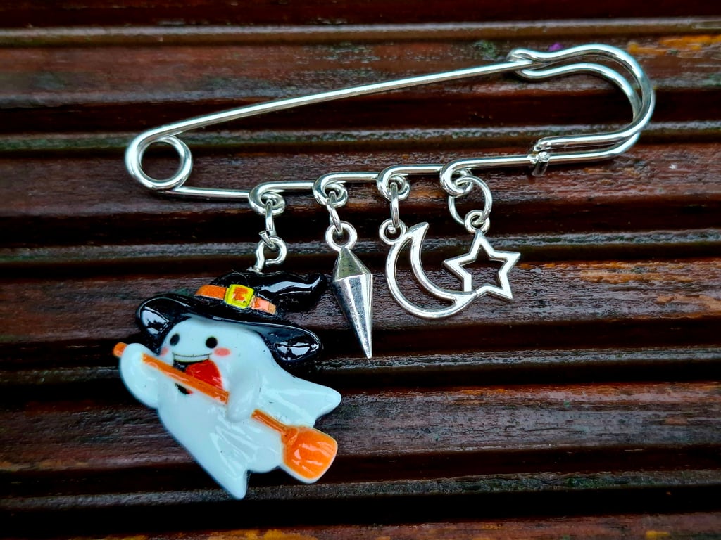 Safety Pin Brooch Badge silver charms alternative emo spooky-cute ghost