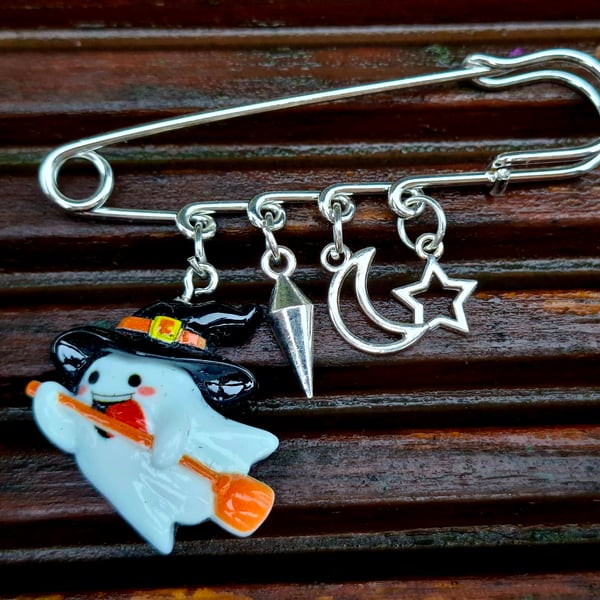 Safety Pin Brooch Badge silver charms alternative emo spooky-cute ghost