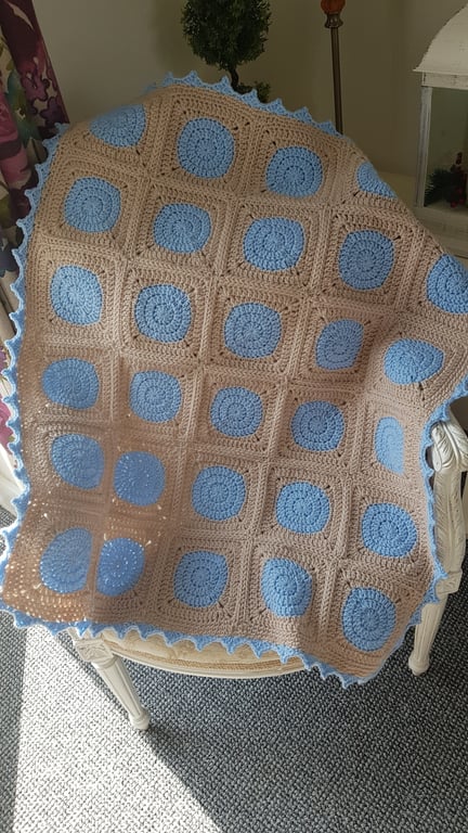 Crochet baby blanket, baby gift idea