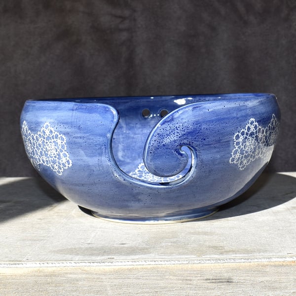 19-257 Blue lace design yarn bowl (Free UK postage)