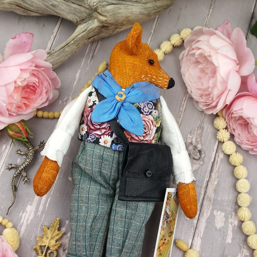 Rowan, An Midnight Summer Fox