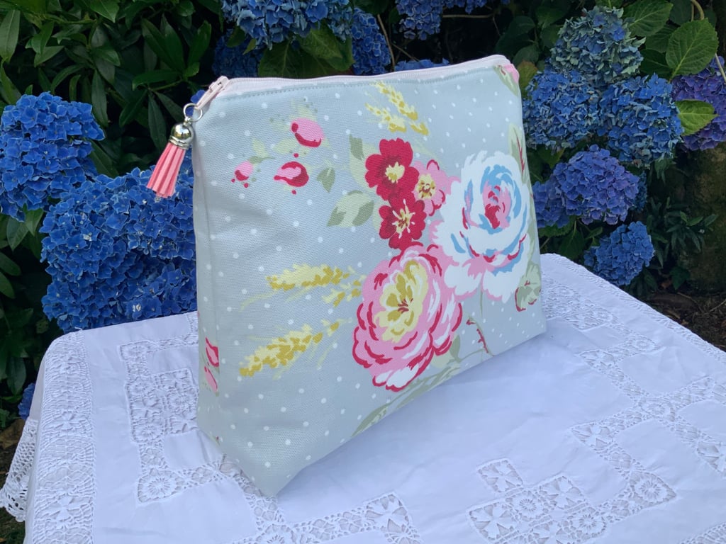 Toiletry Bag, Large Cosmetic Bag, Make Up Bag, Travel Bag, Cosmetic Purse