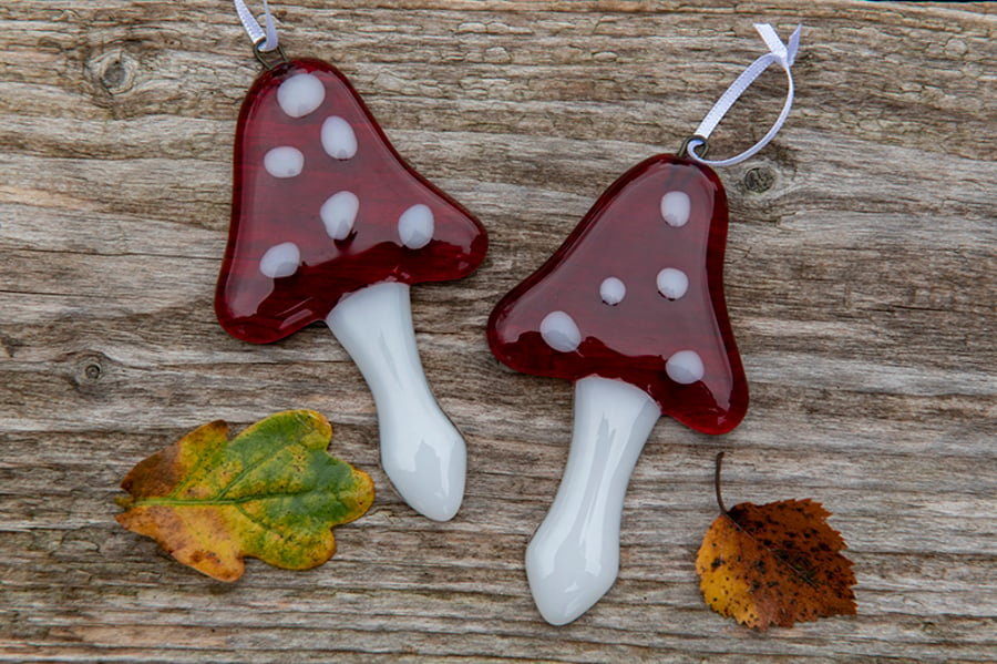Fused Glass Toadstool Decoration