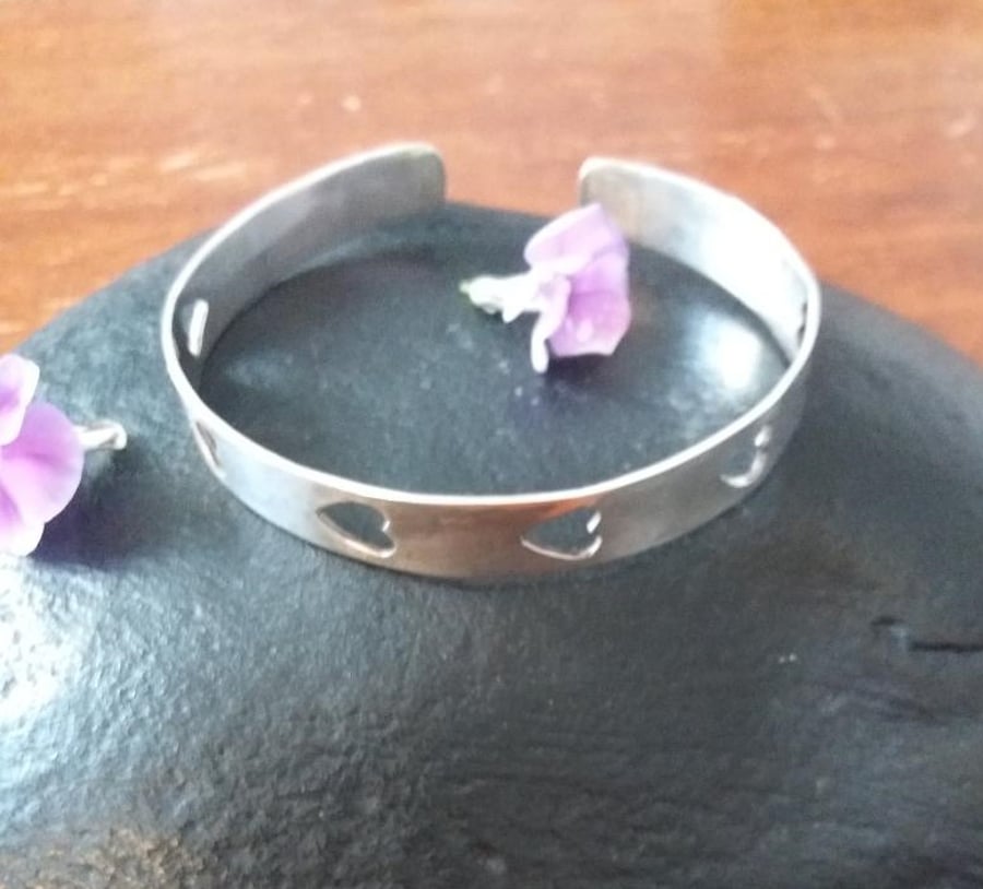 Silver heart bangle