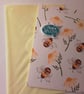 Gift voucher wallet. Bee. Love and peace. Ref 551