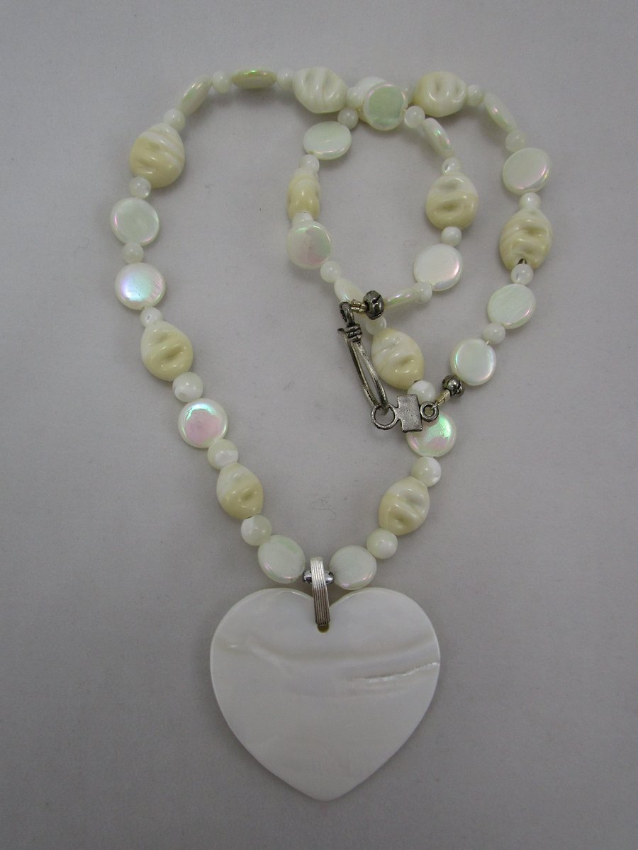 Mother of Pearl and Glass Beads Necklace