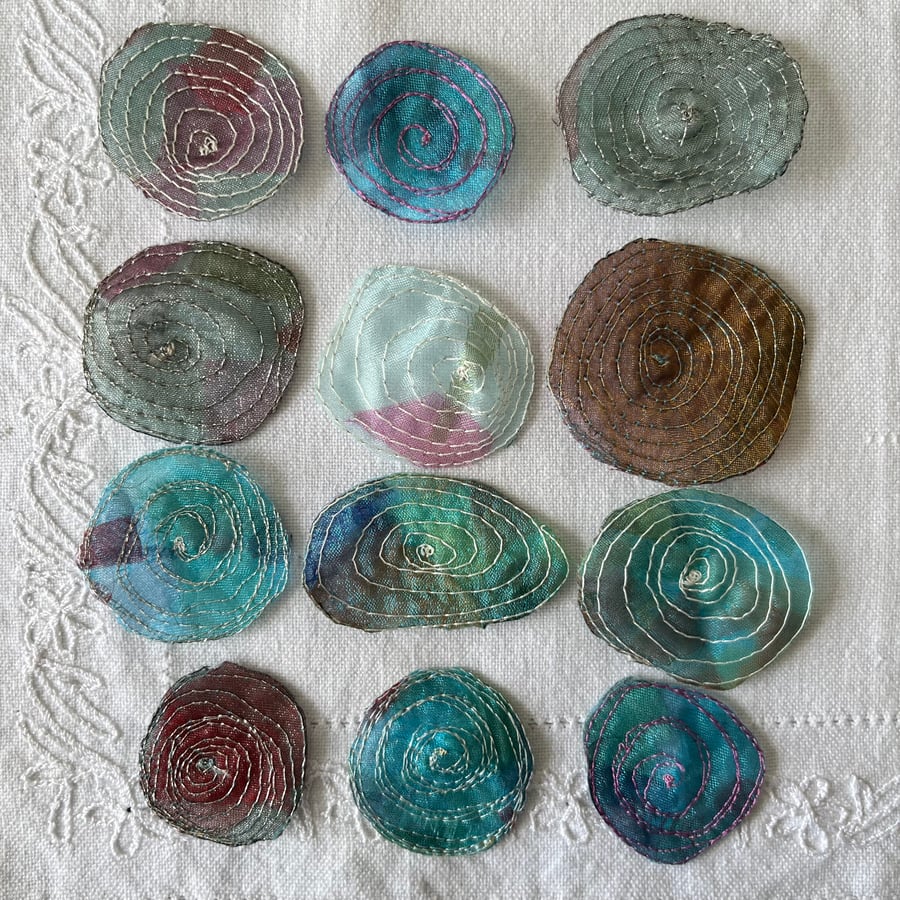 12 Free Motion Embroidery Spiral  Embellishments Card Making 