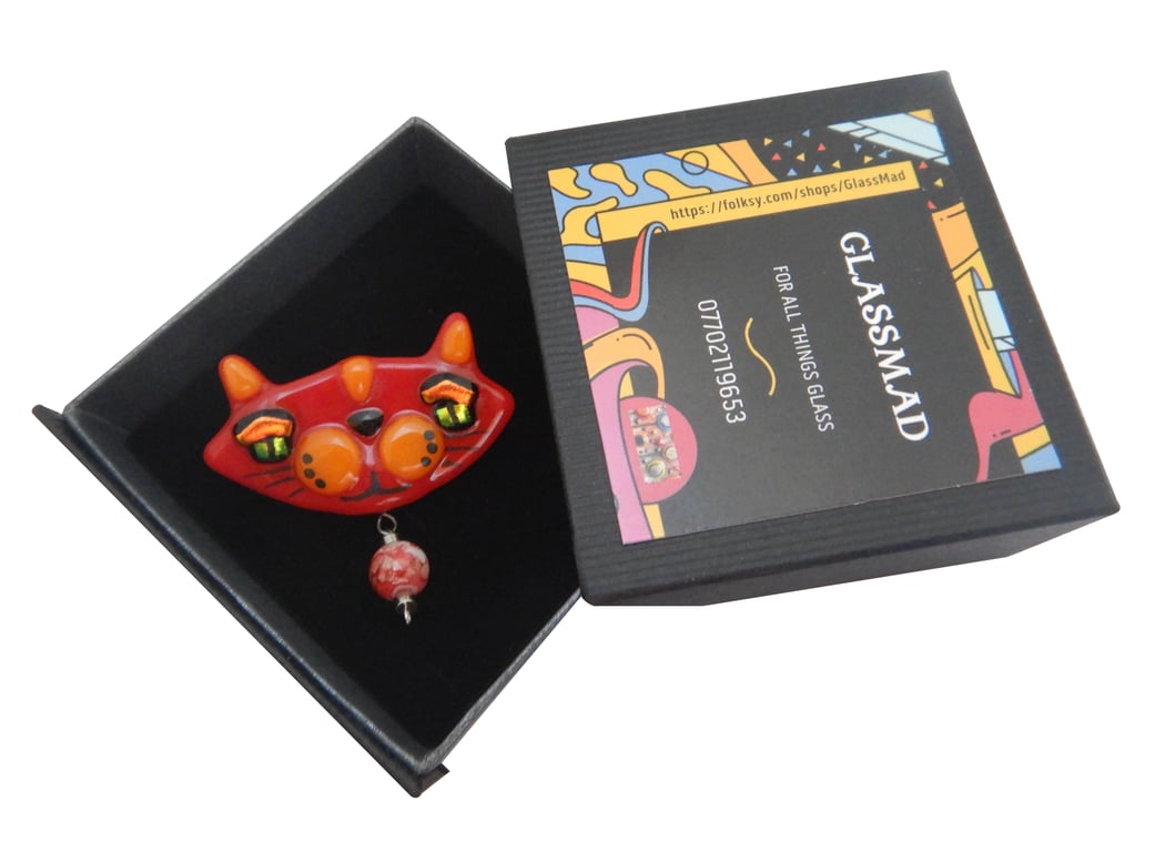 Handmade Fused Glass Cat Brooch.