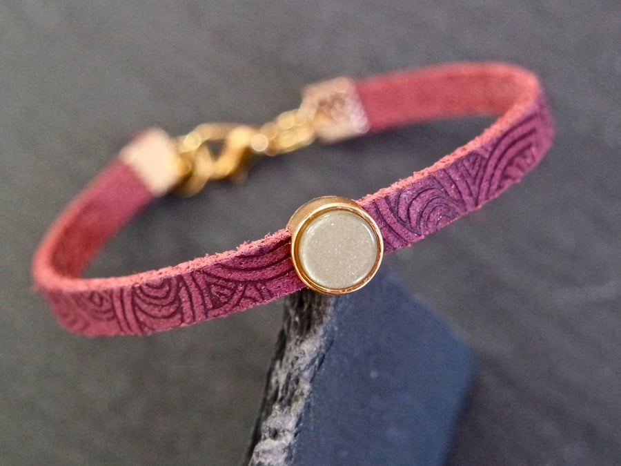 Leather bracelet - Mandala grape bordeaux olive goldplated