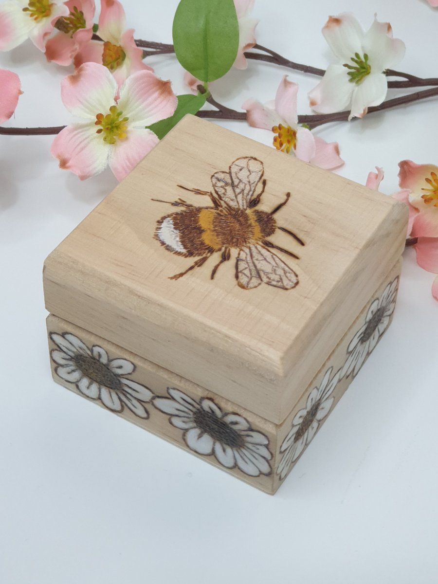 Small wooden box, bee & daisies pyrography ring or trinket box,  bee lover gift