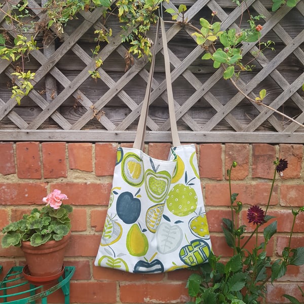 Tote bag; fruit design: fully lined with inside pocket 
