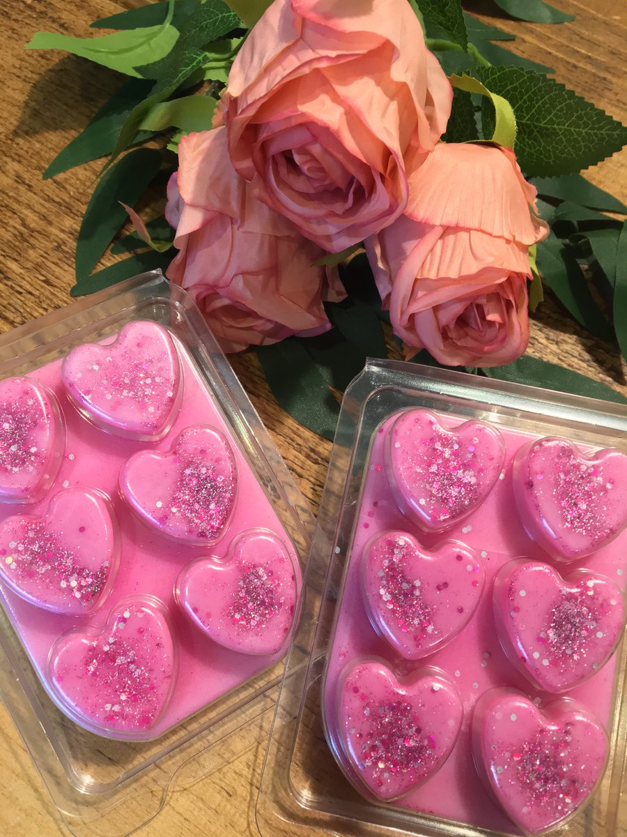 Rose Garden Scented Handmade Soy Wax Melt Heart Clamshell 