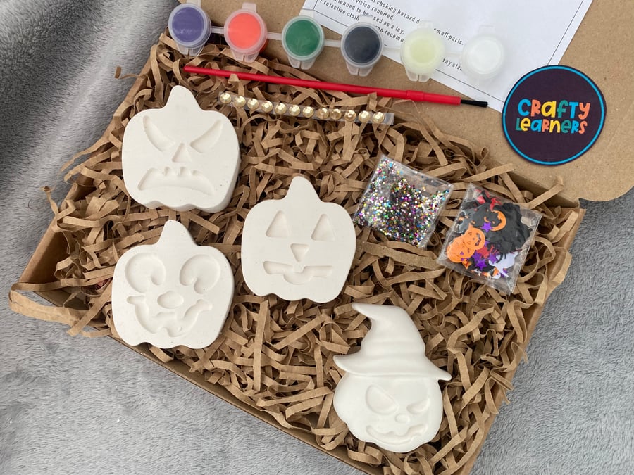 Paint Your Own Halloween Craft Kit - Pumpkins - Plaster Figurines  - Gift