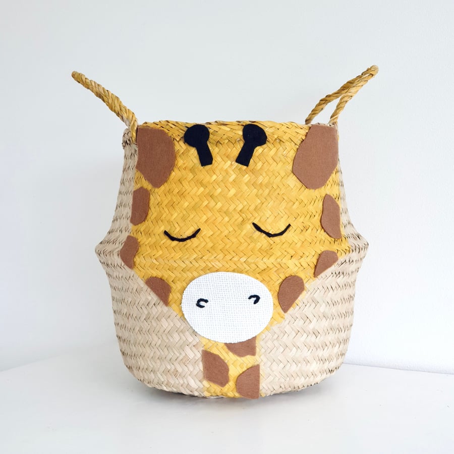 Giraffe seagrass belly basket with a hand painted and embroidered face