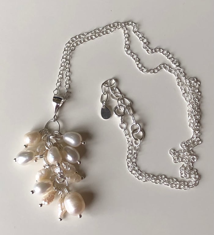 Pearl cluster necklace