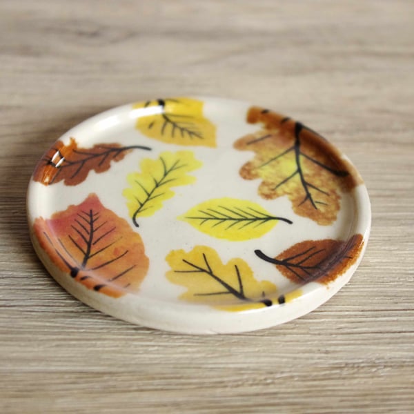 Coaster (Circle) - Autumn Colours Beech and Oak Leaves, Pattern