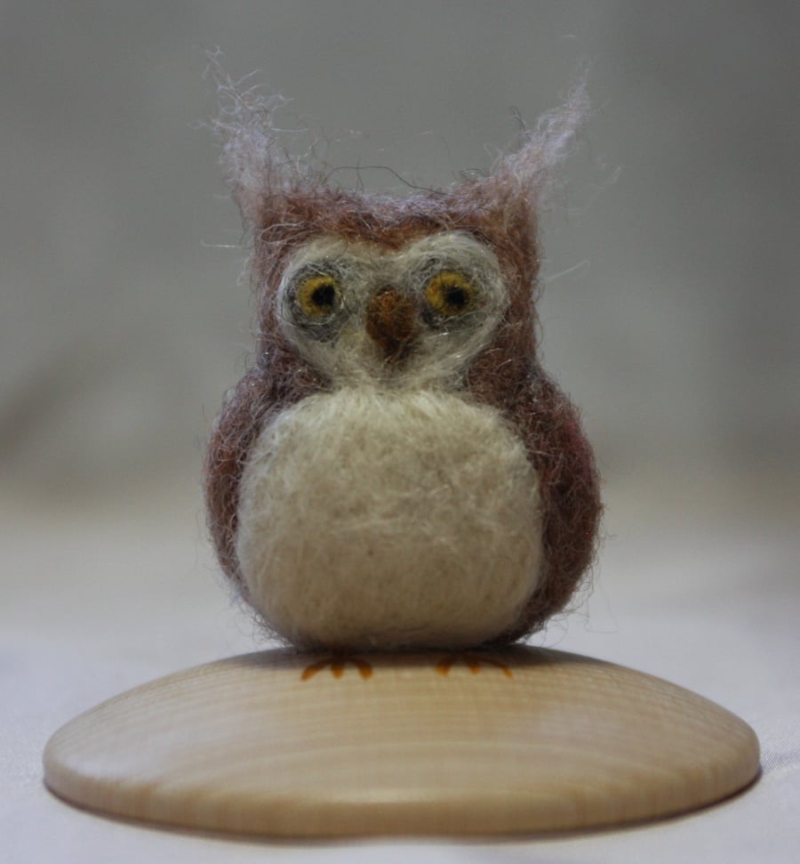 Mish Mash Minis - Tubby tufty owl (needle felted sculpture)