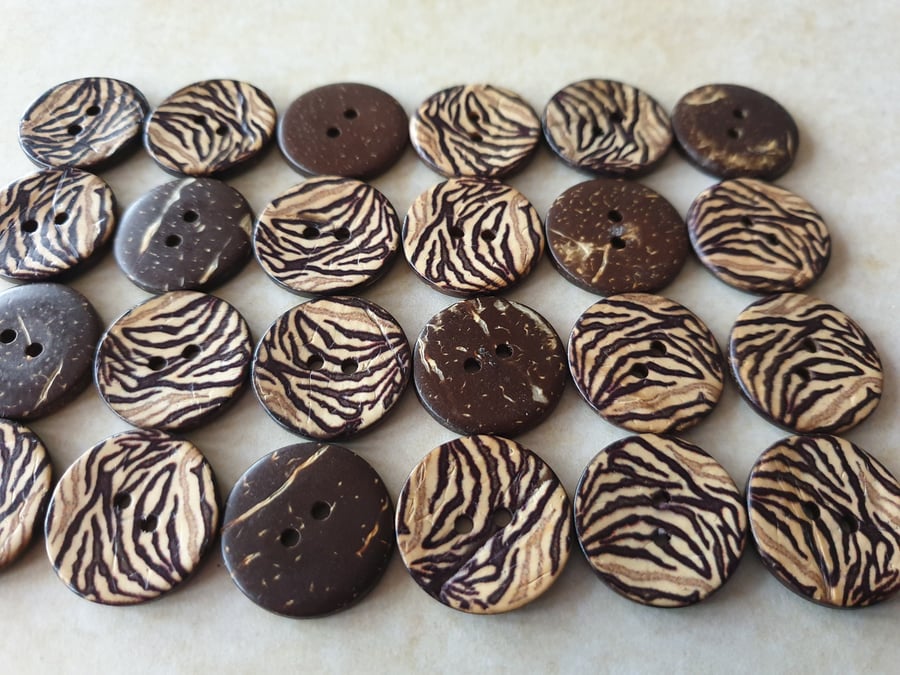 22.4mm 36L Real Coconut buttons Laser Design