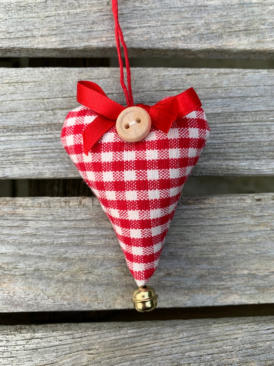 CHRISTMAS SPICE HEART DECORATION - red and white checks