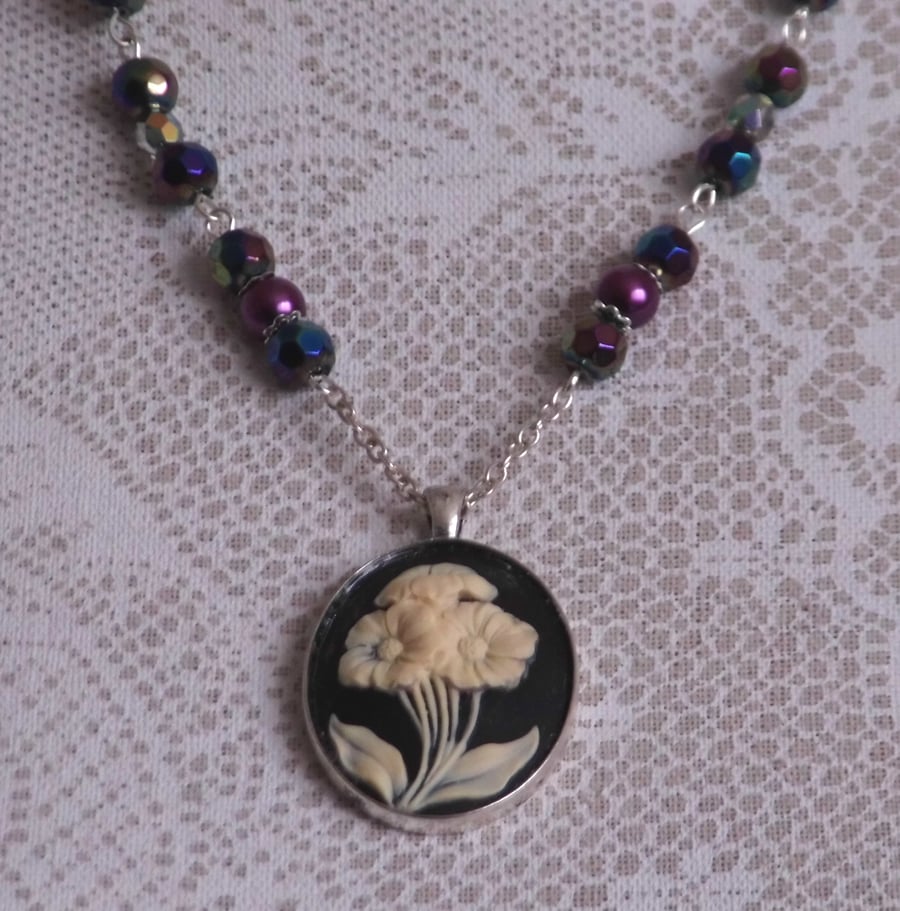 Traditional Flower Cameo Necklace