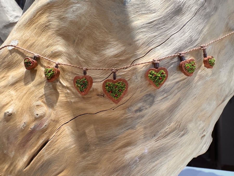 Miniature dolls house heart garland 