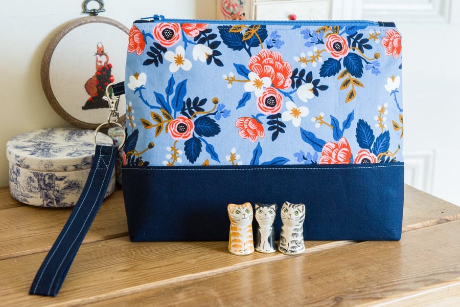 Project bag - a generously sized zipped pouch with detachable wristlet