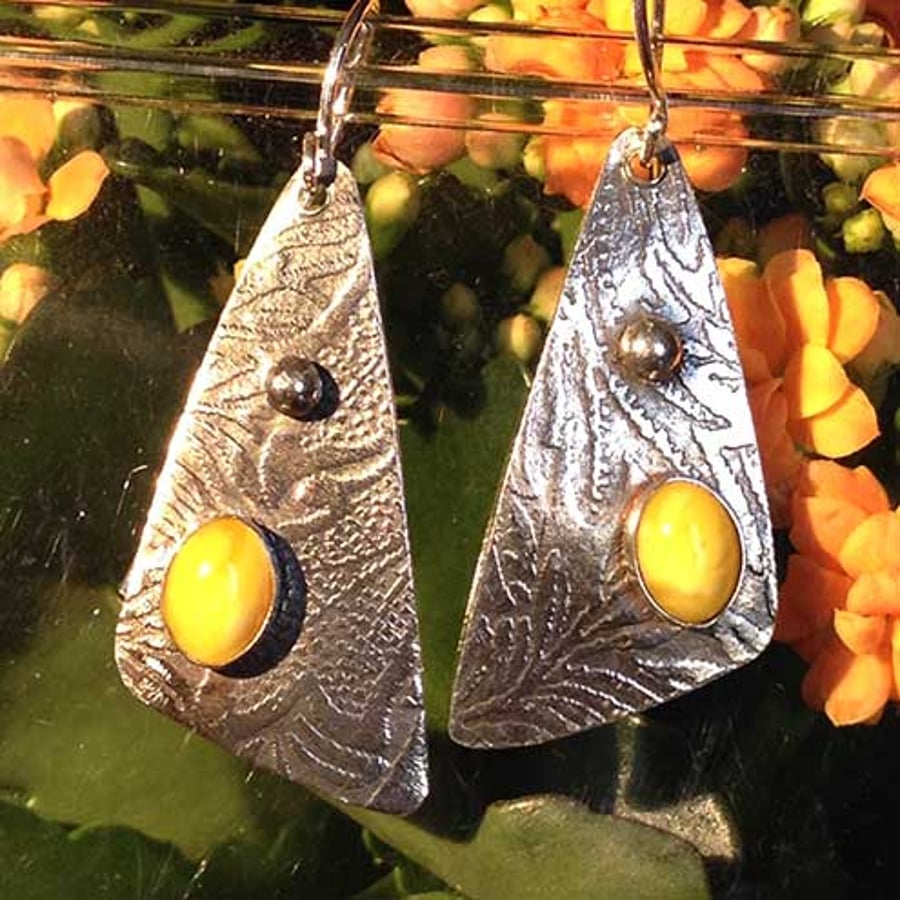 Butter Amber small Sail earrings