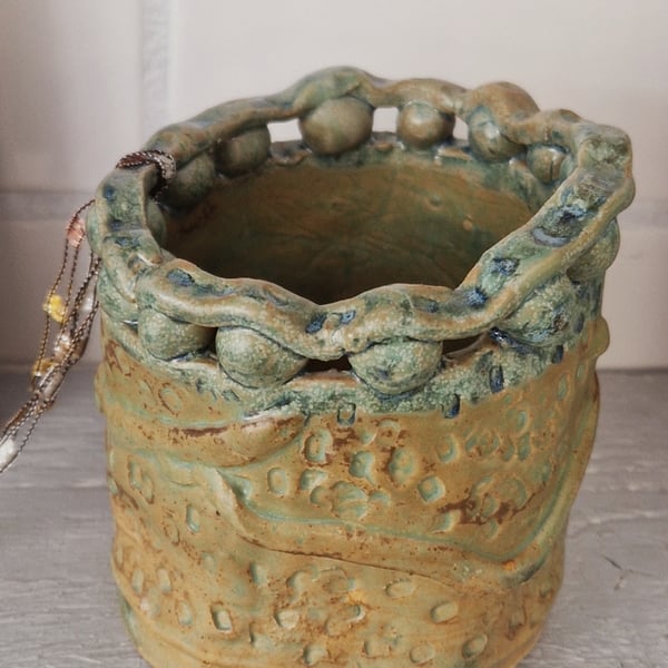 Original hand made ceramic pot 'Coronet'