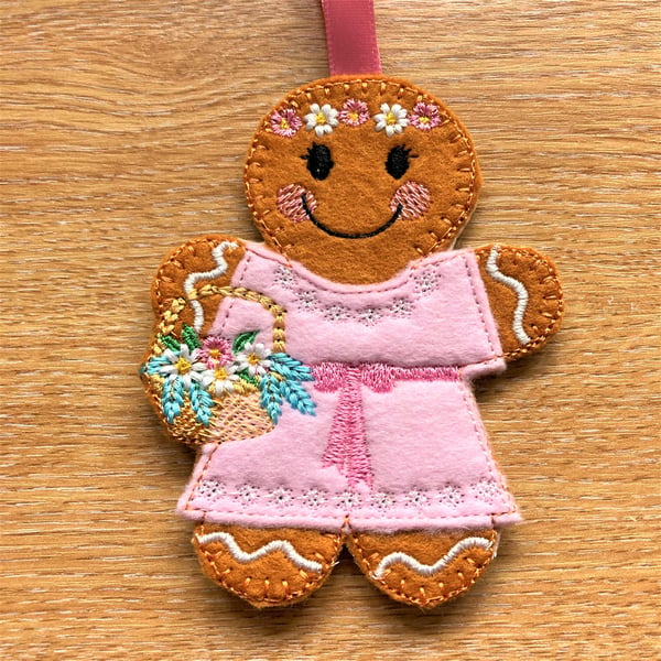 Gingerbread bridesmaid in pink 