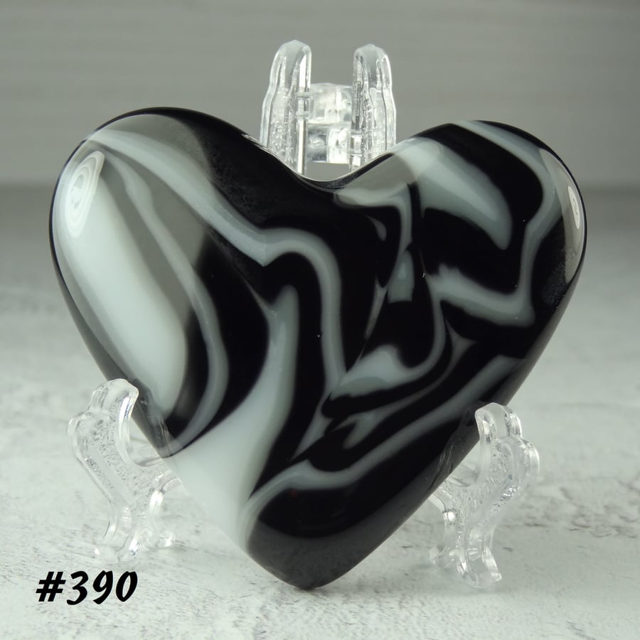Fused glass black and white heart pocket hug with stand 5x4.5cm (390)