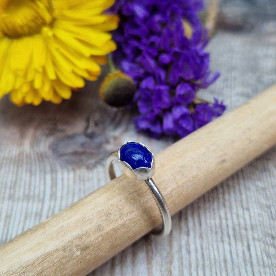 Sterling Silver and Lapis Lazuli Blue Gemstone Ring - UK Size R