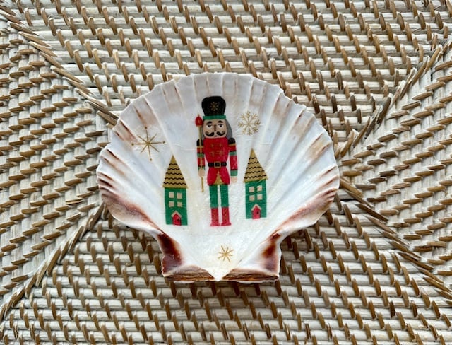 The Nutcracker Christmas Scallop Shell 
