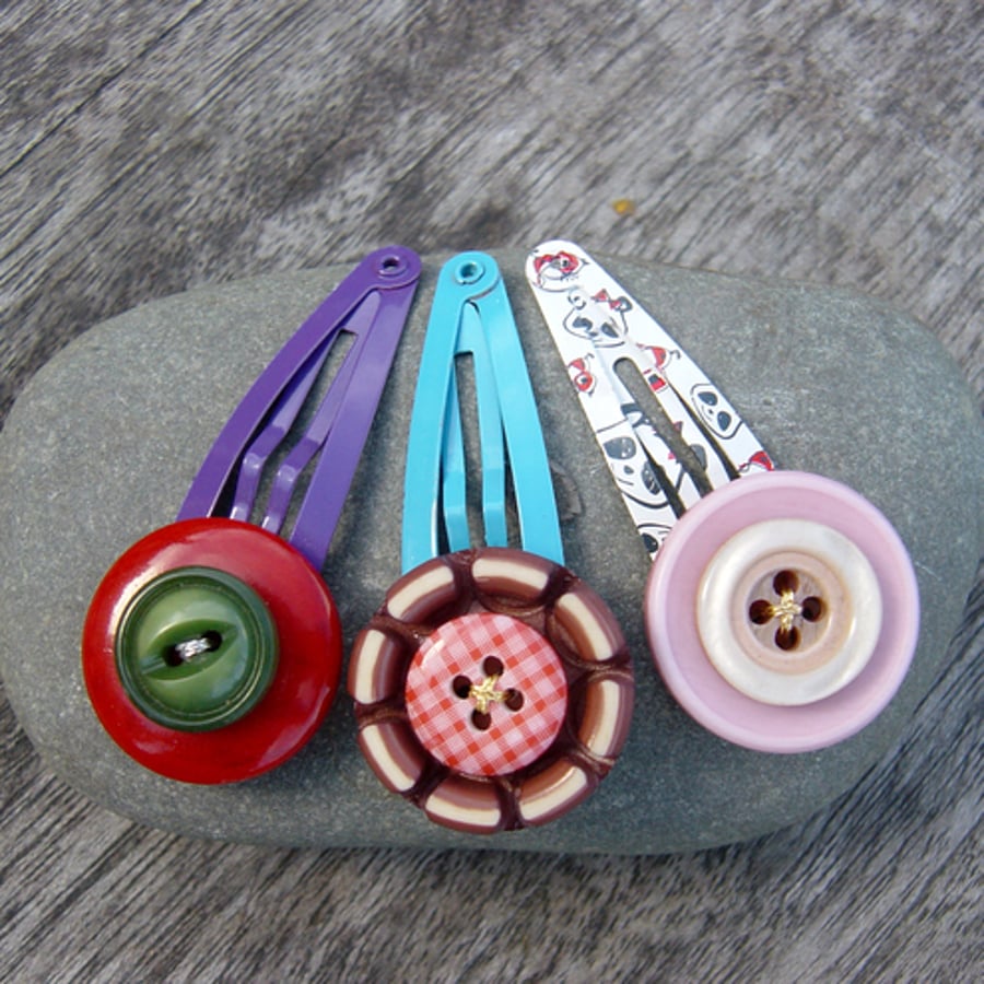 Button Hair Clips Trio
