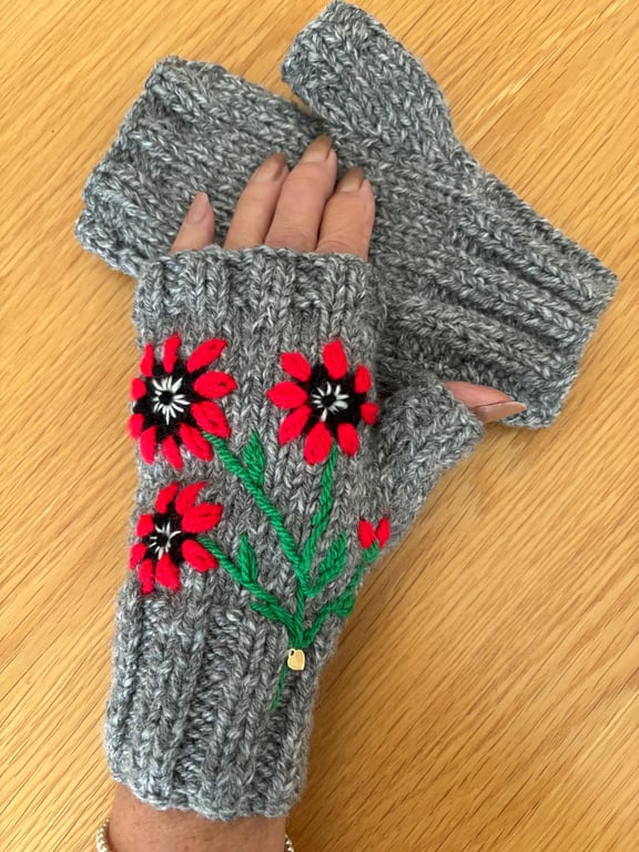 Dark Grey Fingerless Gloves With Embroidered Bright Red Flowers (J144)