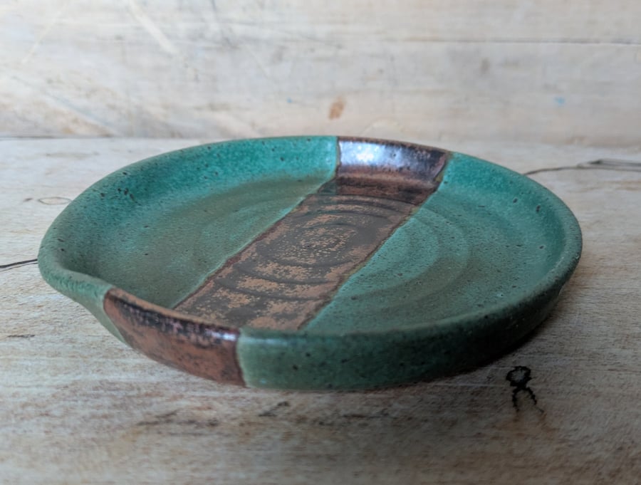 Small spoon rest (green & copper)