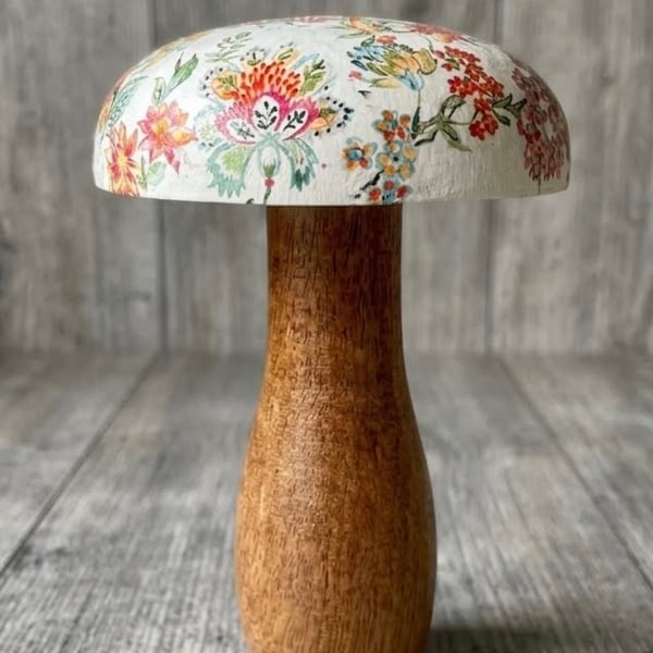 Mango Wood Toadstool 15cms
