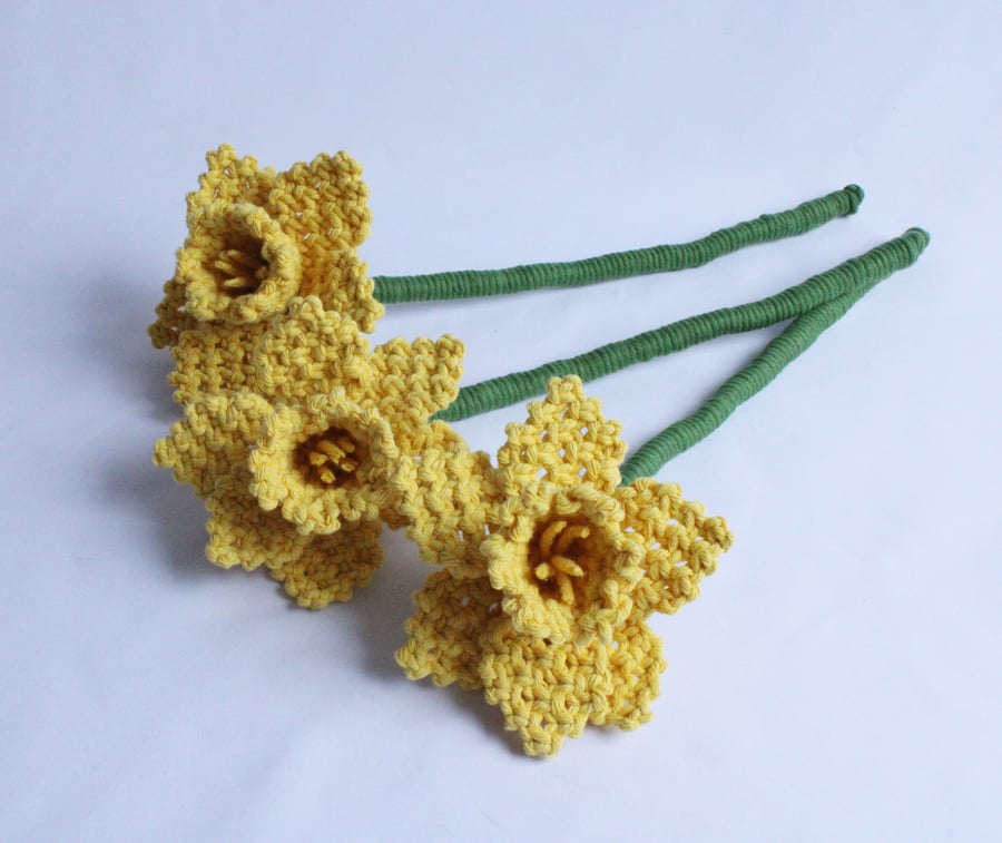 Large handmade macrame single stem Spring Daffodils