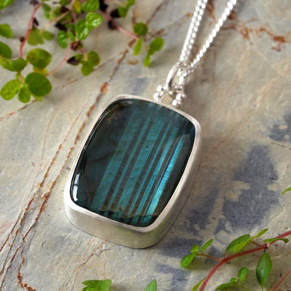 45ct Labradorite Necklace in Sterling Silver